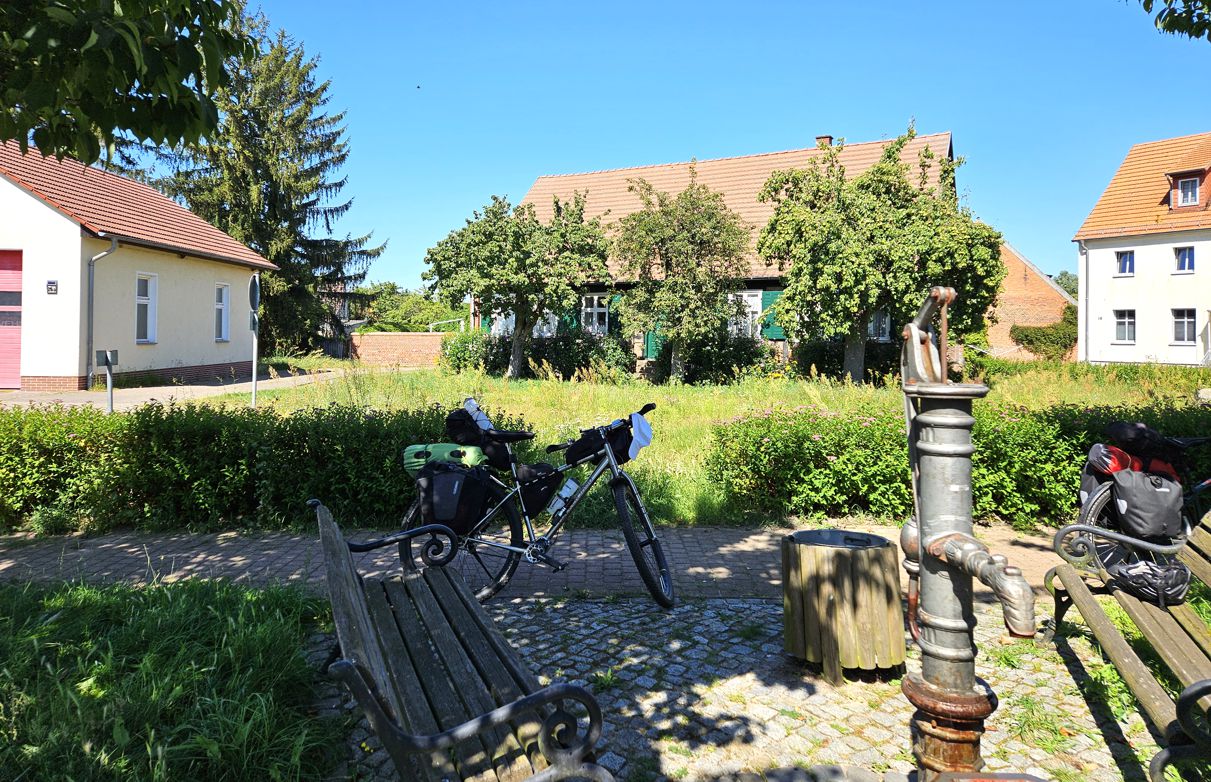 Rastplatz mit Brunnen